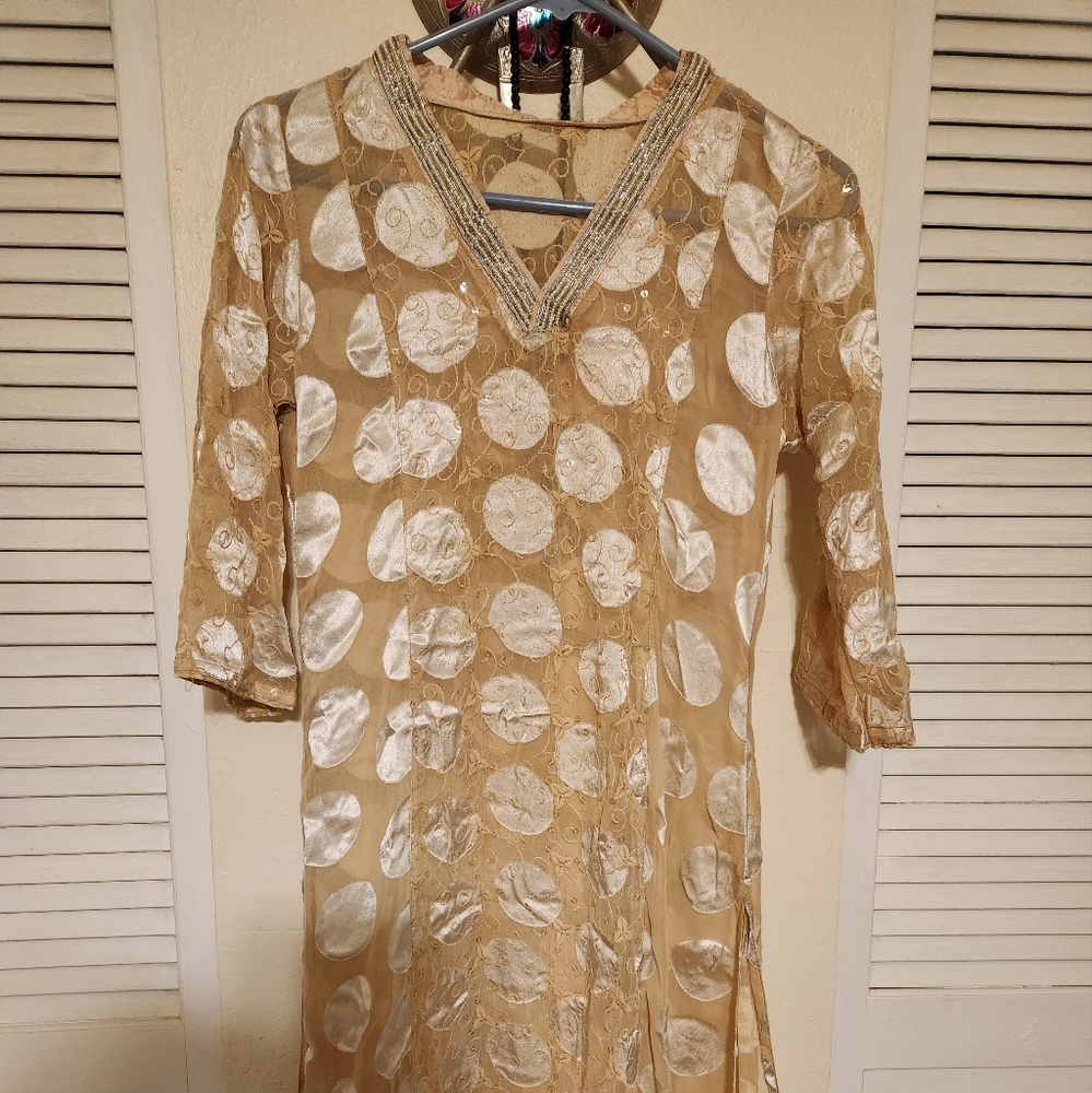 Elegant Gold and Silver Patterned Chiffon Kameez And Dupatta